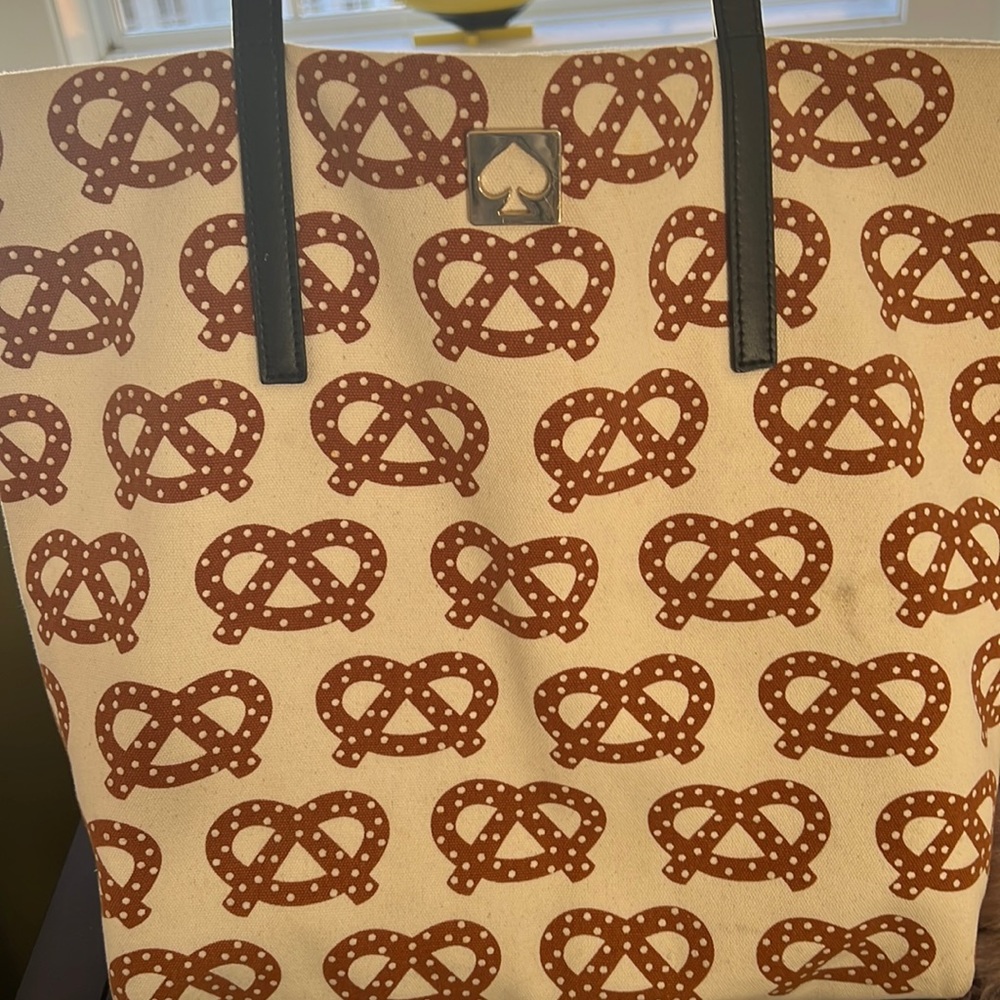 Kate Spade leather handles pretzel tote